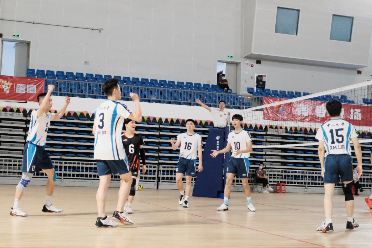 圖片包含 運動, 球速体育, 建築, 院子描述已自動生成